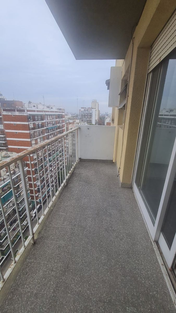 EXCELENTE DEPTO 3 AMBIENTES CON COCHERA CUBIERTA EN BELGRANO - 18