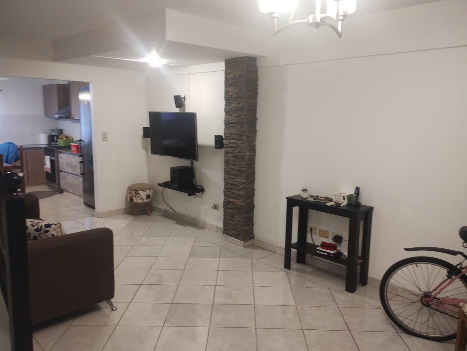 EXCELENTE DUPLEX 3 AMBIENTES DE 4 MTS DE FRENTE, AMPLIO PATIO Y COCHERA CUBIERTA - 2
