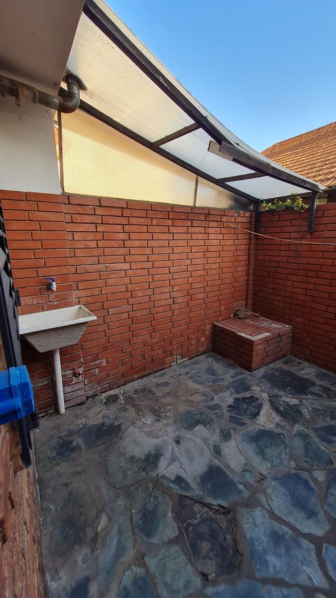 ¡EXCELENTE DÃPLEX 3 AMBIENTES CON COCHERA CUBIERTA Y PATIO - APTO CRÃDITO - 7