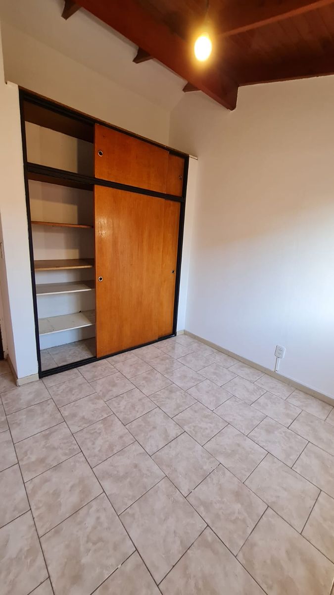 ¡EXCELENTE DÃPLEX 3 AMBIENTES CON COCHERA CUBIERTA Y PATIO - APTO CRÃDITO - 9
