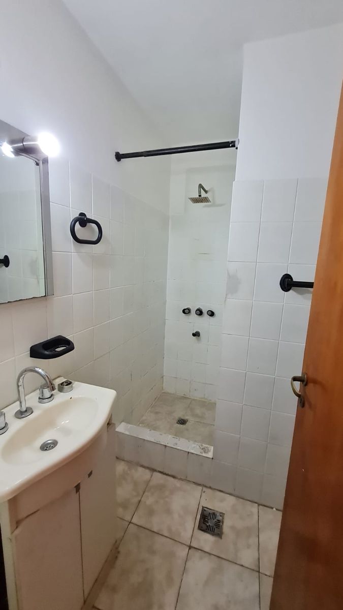 ¡EXCELENTE DÃPLEX 3 AMBIENTES CON COCHERA CUBIERTA Y PATIO - APTO CRÃDITO - 10