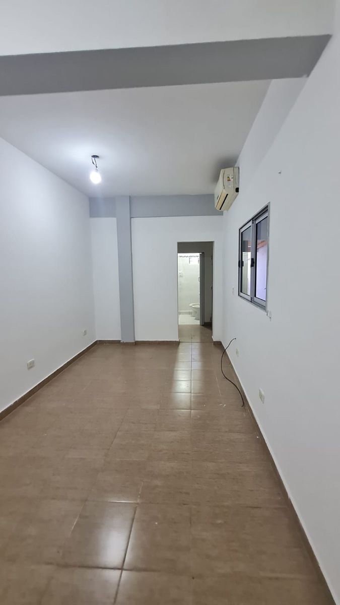 Departamento 2 ambientes en planta baja con amplio fondo libre, sobre Avenida Arieta - 3