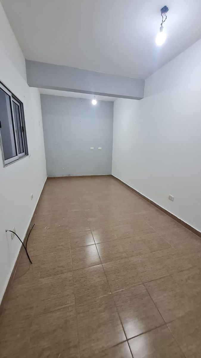 Departamento 2 ambientes en planta baja con amplio fondo libre, sobre Avenida Arieta - 9
