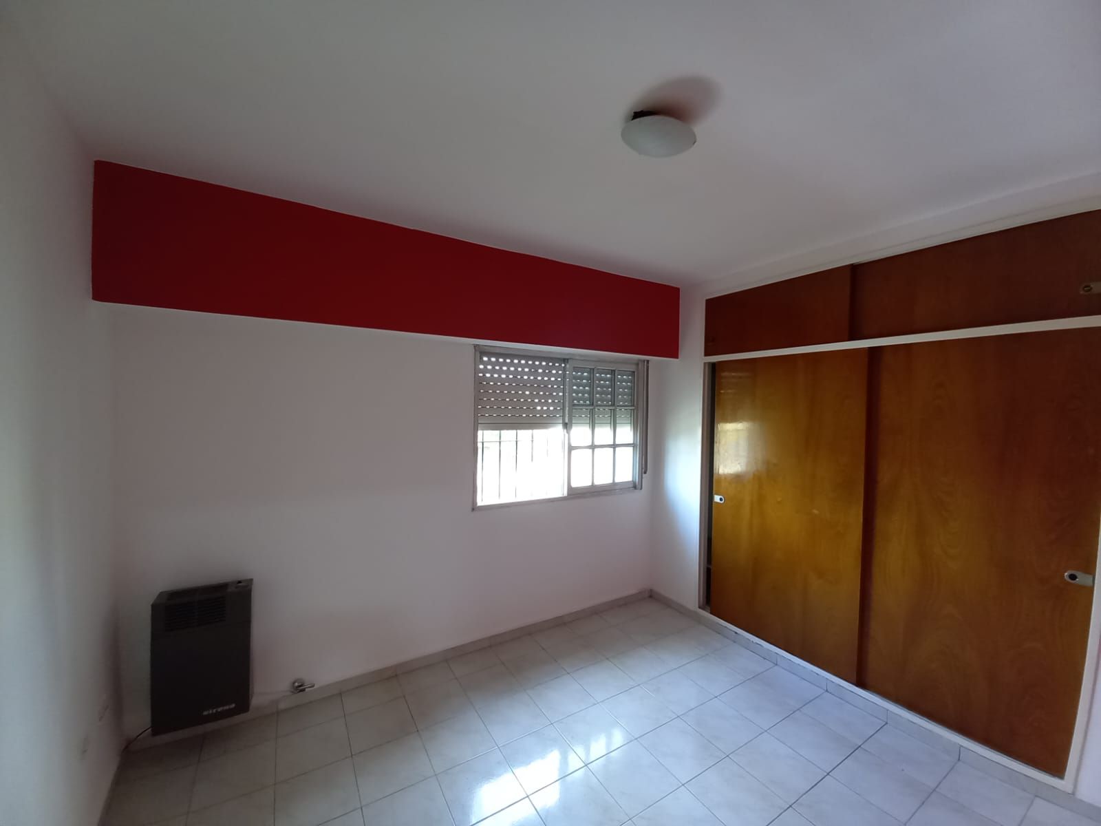 Excelente duplex 3 ambientes al frente en dos plantas con patio y cochera descubierta. Villa Luzuriaga - 10
