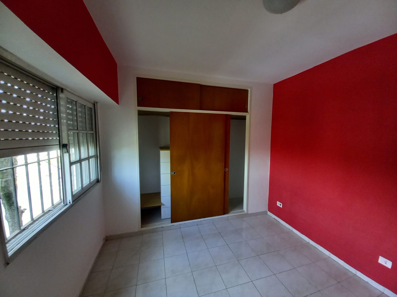 Excelente duplex 3 ambientes al frente en dos plantas con patio y cochera descubierta. Villa Luzuriaga - 11