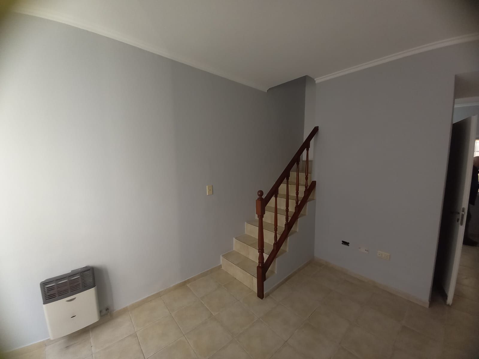 Excelente dúplex de 3 ambientes con cochera descubierta fija, ubicado en Villa Luzuriaga. - 3