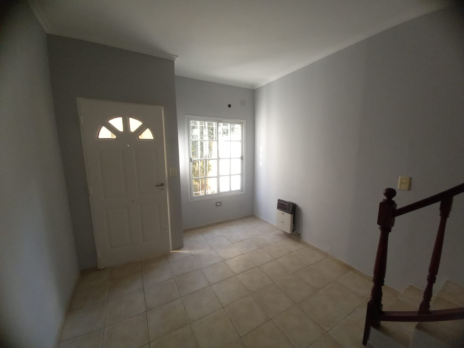 Excelente dúplex de 3 ambientes con cochera descubierta fija, ubicado en Villa Luzuriaga. - 5