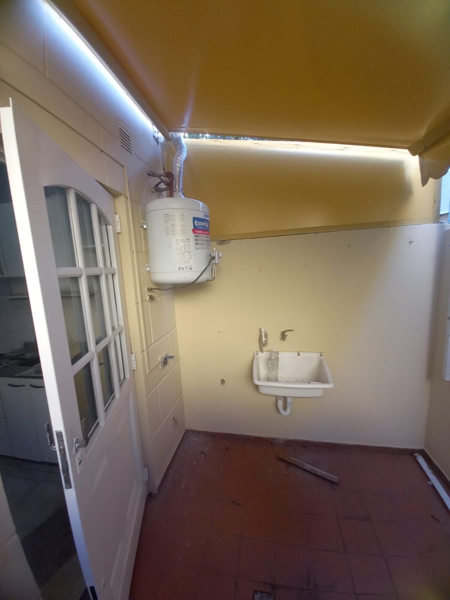 Excelente dúplex de 3 ambientes con cochera descubierta fija, ubicado en Villa Luzuriaga. - 6