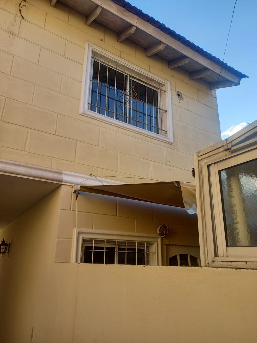Excelente dúplex de 3 ambientes con cochera descubierta fija, ubicado en Villa Luzuriaga. - 11