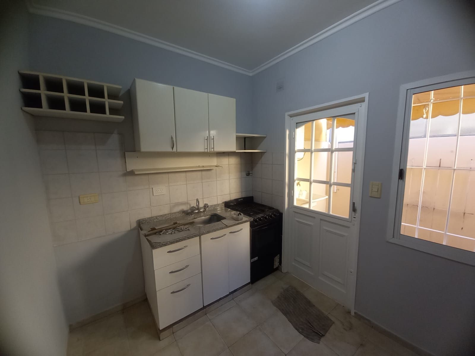 Excelente dúplex de 3 ambientes con cochera descubierta fija, ubicado en Villa Luzuriaga. - 12