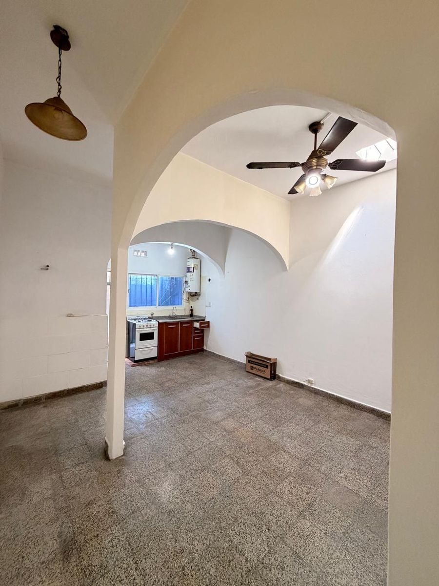 Departamento tipo casa 2 ambientes en planta baja con patio, Villa Luzuriaga. SIN EXPENSAS — foto 6