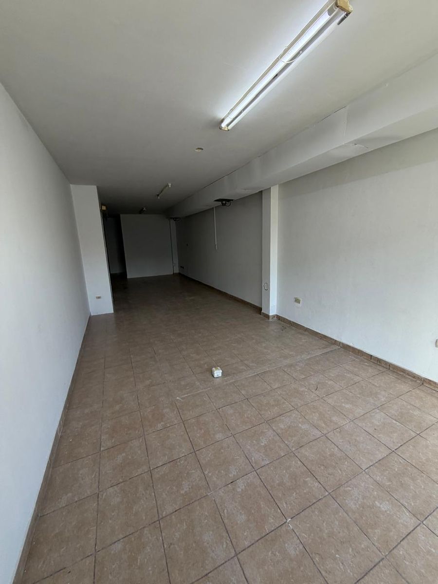 EXCELENTE LOCAL COMERCIAL EN VENTA DE 3,48 X 11 DE LARGO - SOBRE AV. ARIETA — foto 5