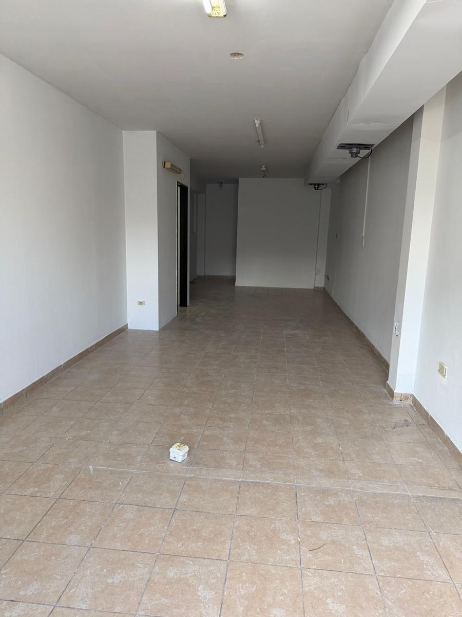 EXCELENTE LOCAL COMERCIAL EN VENTA DE 3,48 X 11 DE LARGO - SOBRE AV. ARIETA. — foto 7