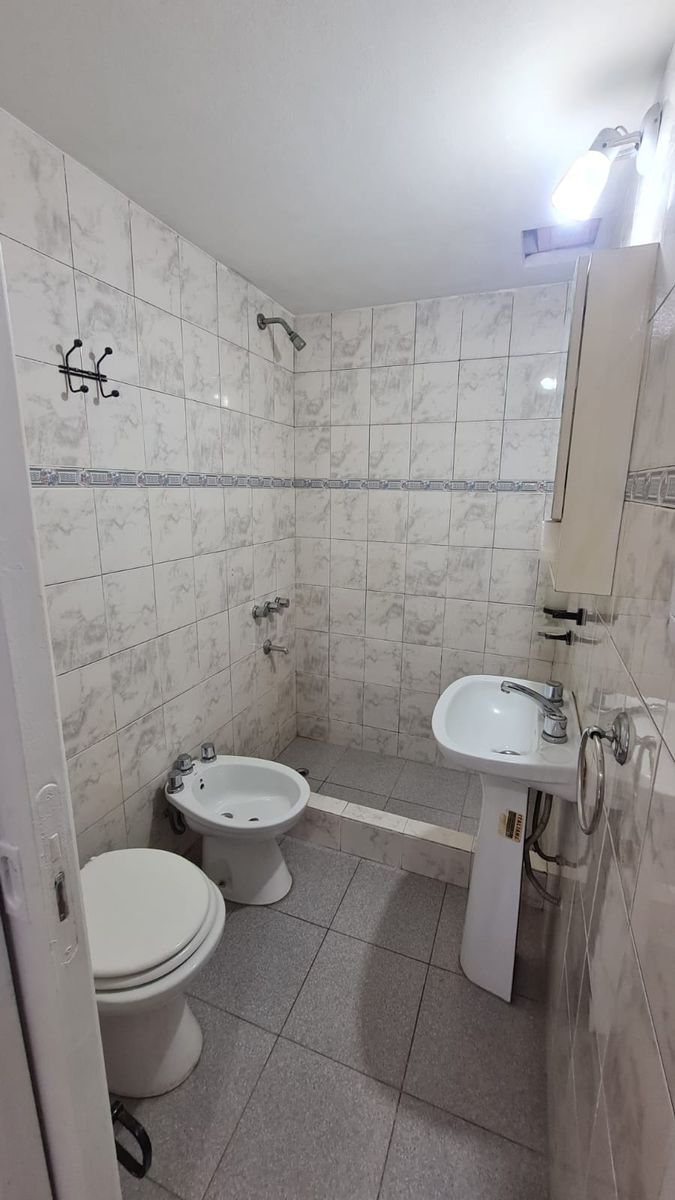 Departamento tipo casa al frente 3 ambientes, en planta baja con patio y parrilla. SIN EXPENSAS - 3