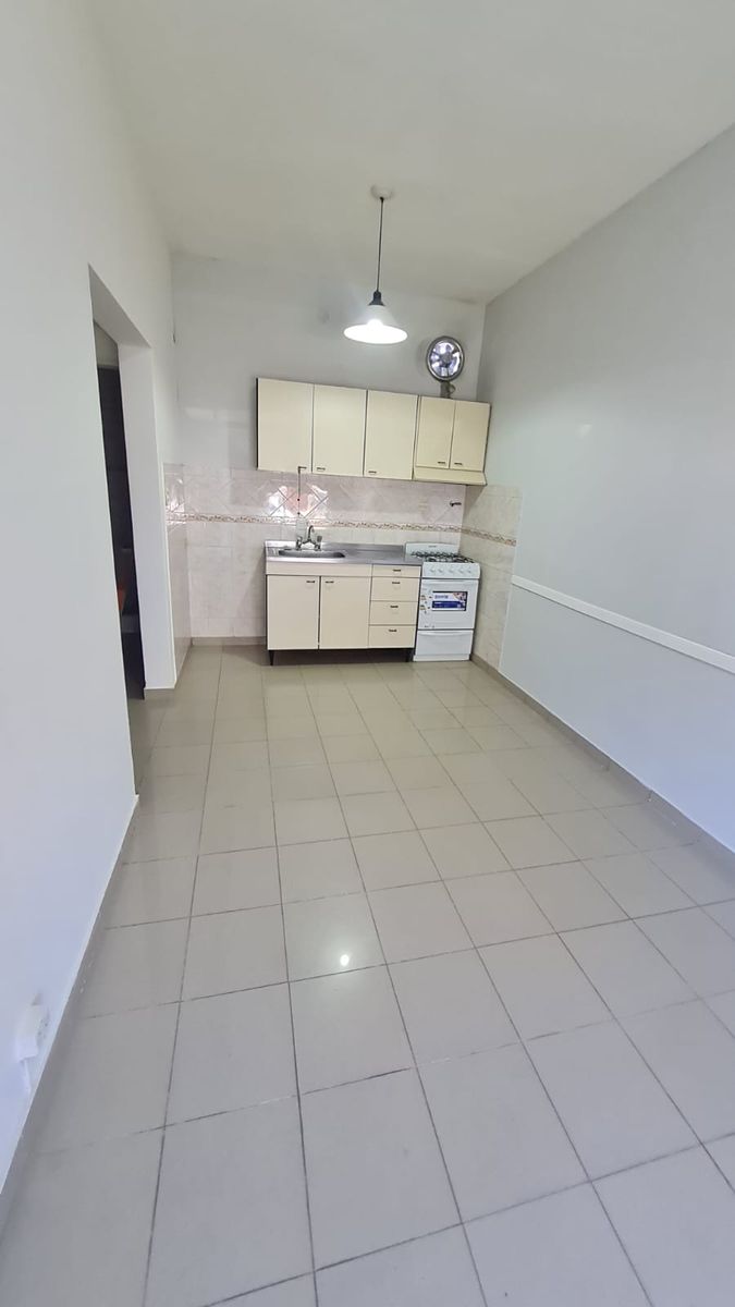 Departamento tipo casa al frente 3 ambientes, en planta baja con patio y parrilla. SIN EXPENSAS - 6