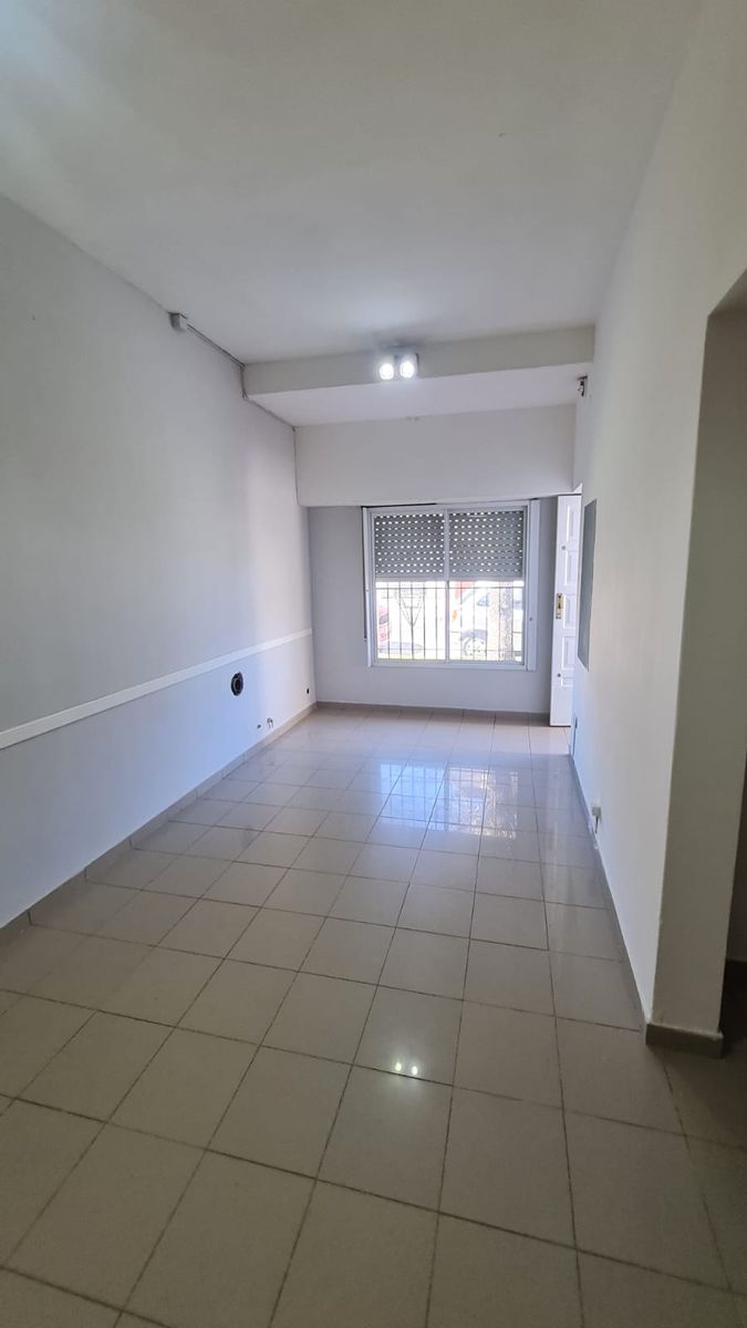 Departamento tipo casa al frente 3 ambientes, en planta baja con patio y parrilla. SIN EXPENSAS - 7