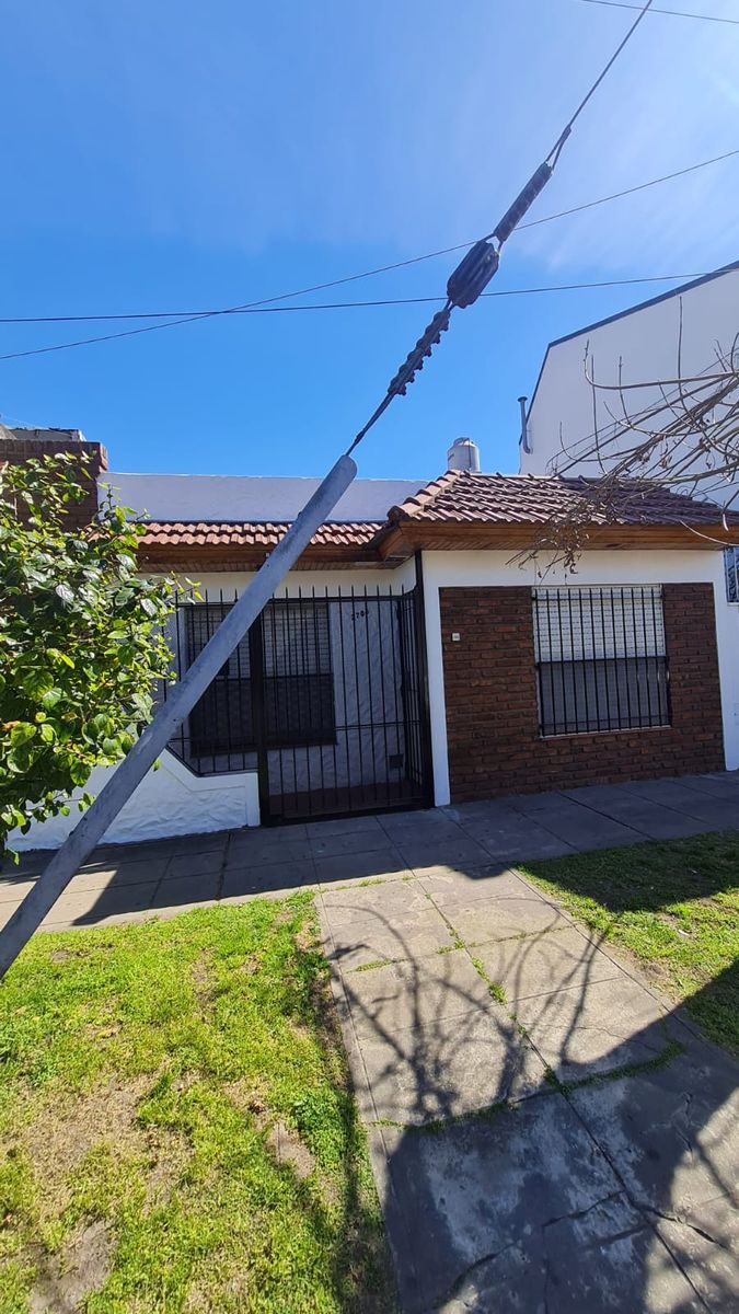 Departamento tipo casa al frente 3 ambientes, en planta baja con patio y parrilla. SIN EXPENSAS - 9
