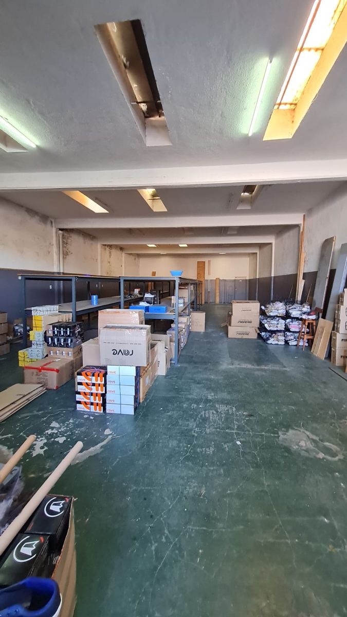 Alquiler de Galpón 230 m2 en Villa Luzuriaga, La Matanza. — foto 2