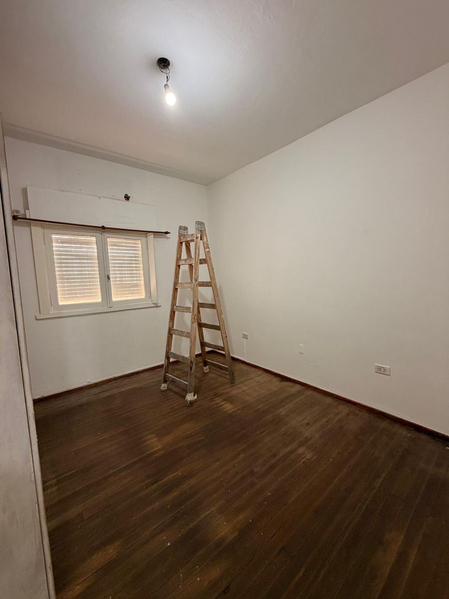 Casa americana 4 ambientes en excelente ubicacion y con amplio fondo. APTO CREDITO. Villa Luzuriaga - 7