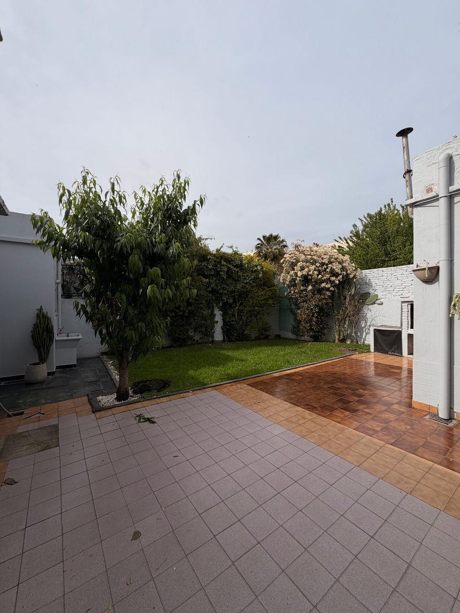 Casa americana 4 ambientes en excelente ubicacion y con amplio fondo. APTO CREDITO. Villa Luzuriaga - 14