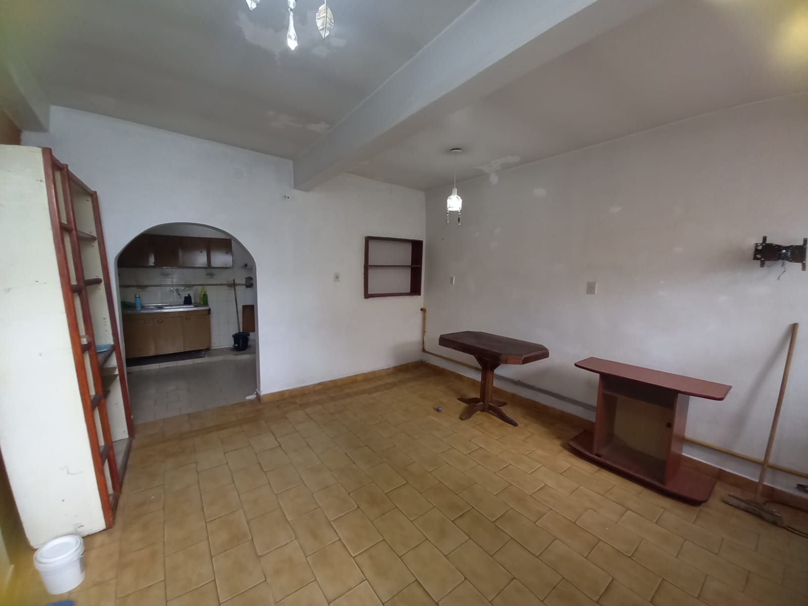 Departamento tipo casa 4 ambientes con balcon aterrazado. Villa Luzuriaga - 5