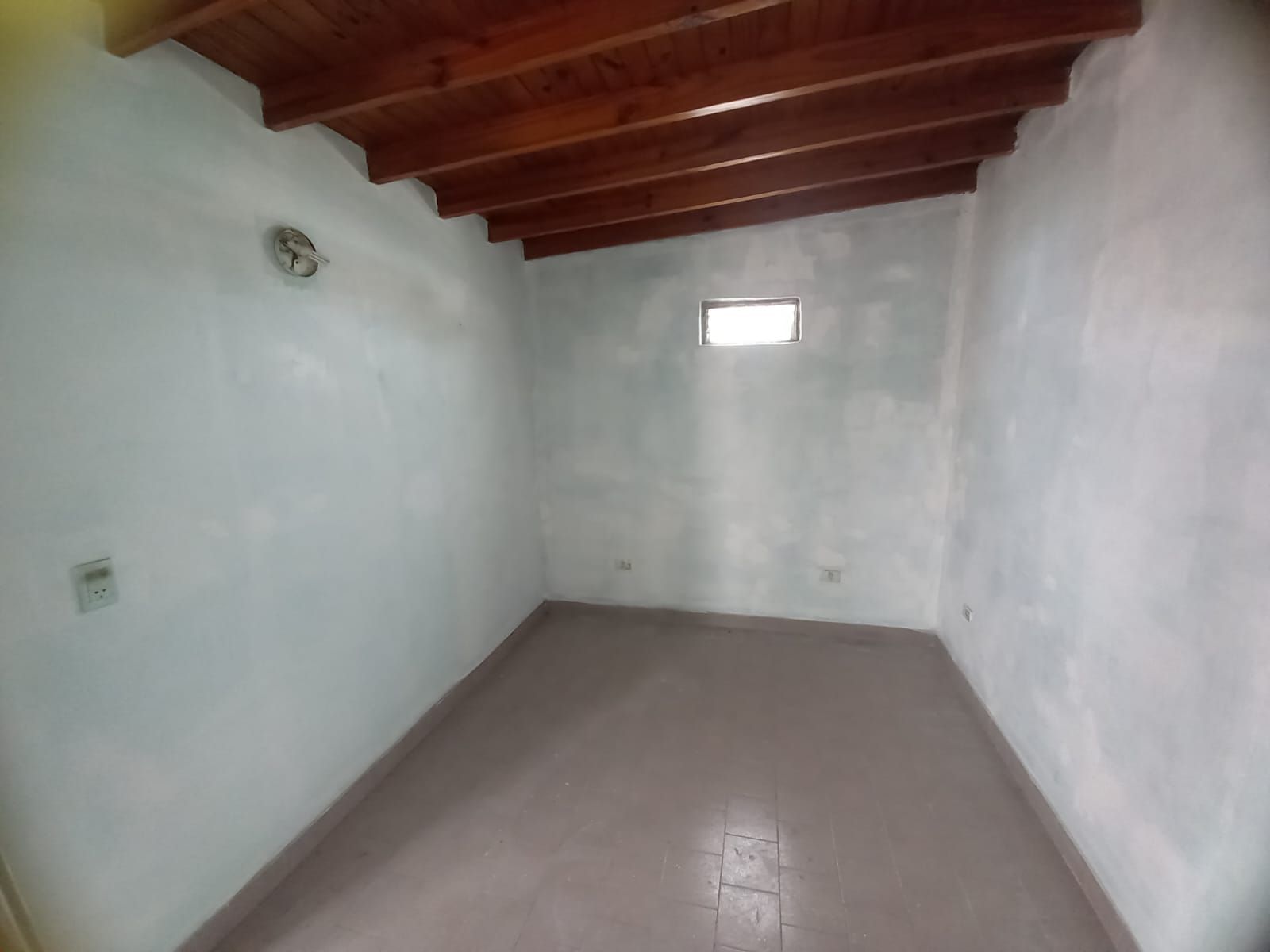 Departamento tipo casa 4 ambientes con balcon aterrazado. Villa Luzuriaga - 7