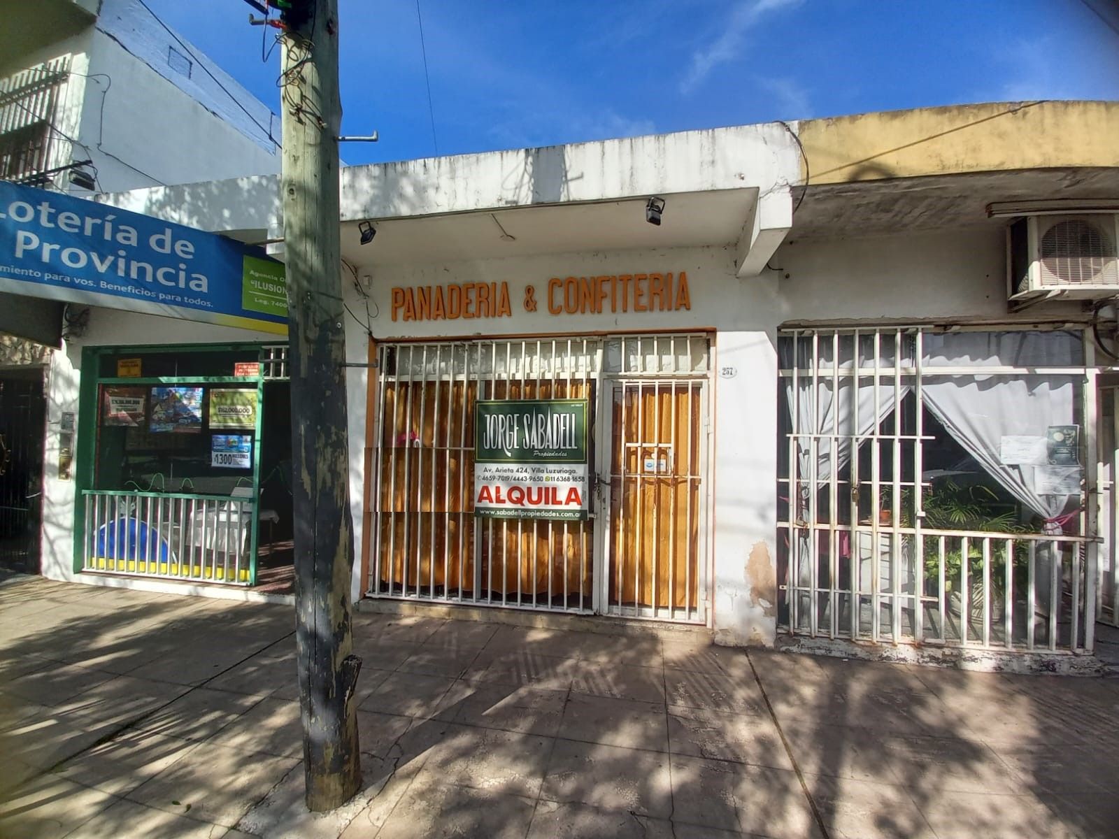 Local comercial de 3.30 x 8 sobre Av.Pte. Peron. Villa Luzuriaga - 2