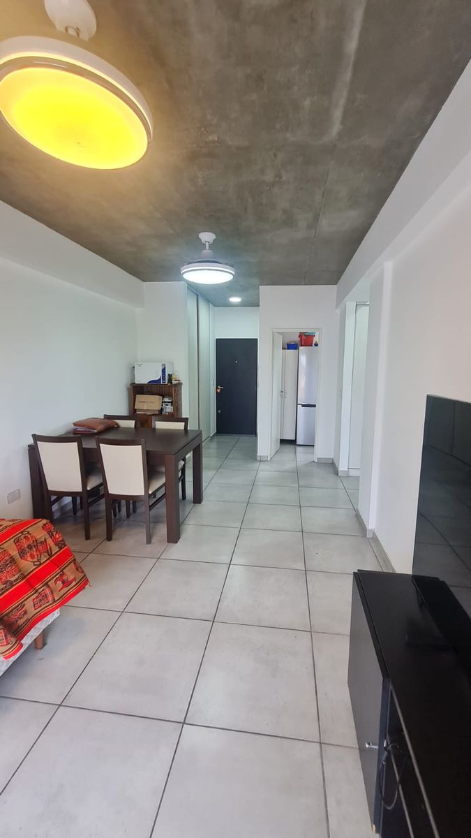 VENTA EXCELENTE DEPARTAMENTO 2 AMBIENTES AL FRENTE EN VILLA LUZURIAGA. - 1