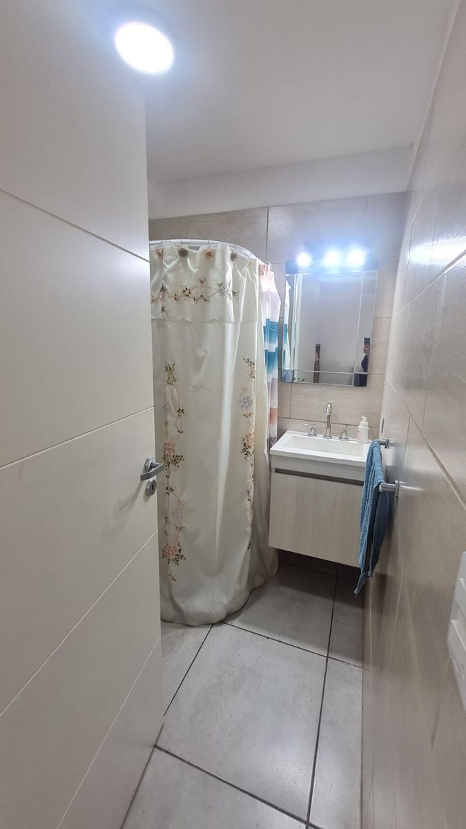 VENTA EXCELENTE DEPARTAMENTO 2 AMBIENTES AL FRENTE EN VILLA LUZURIAGA. - 2