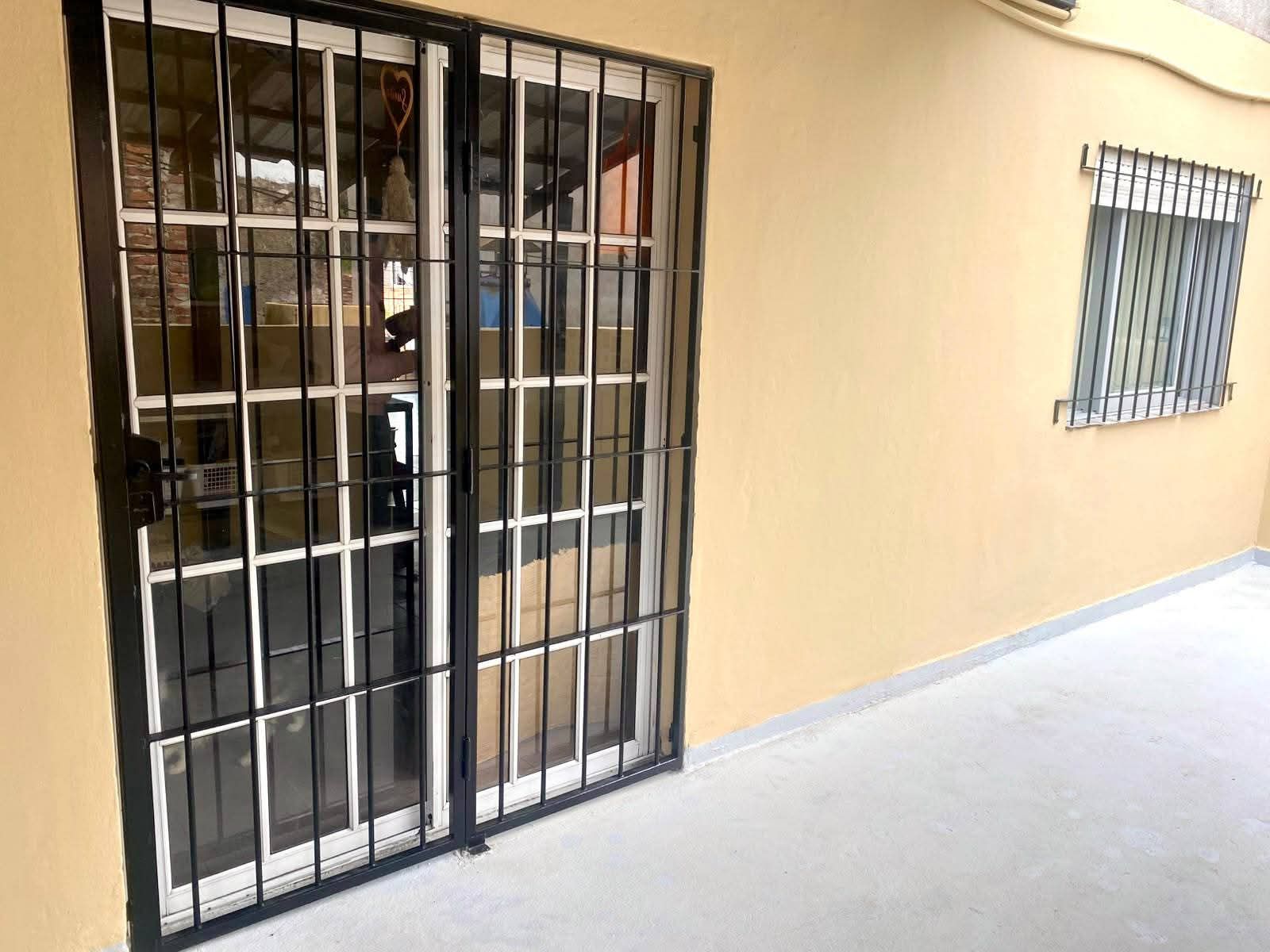 DEPARTAMENTO 3 AMBIENTES CON BALCÓN AL FRENTE Y PATIO ATERRAZADO - APTO CRÉDITO. SOBRE AV ARIETA - 10