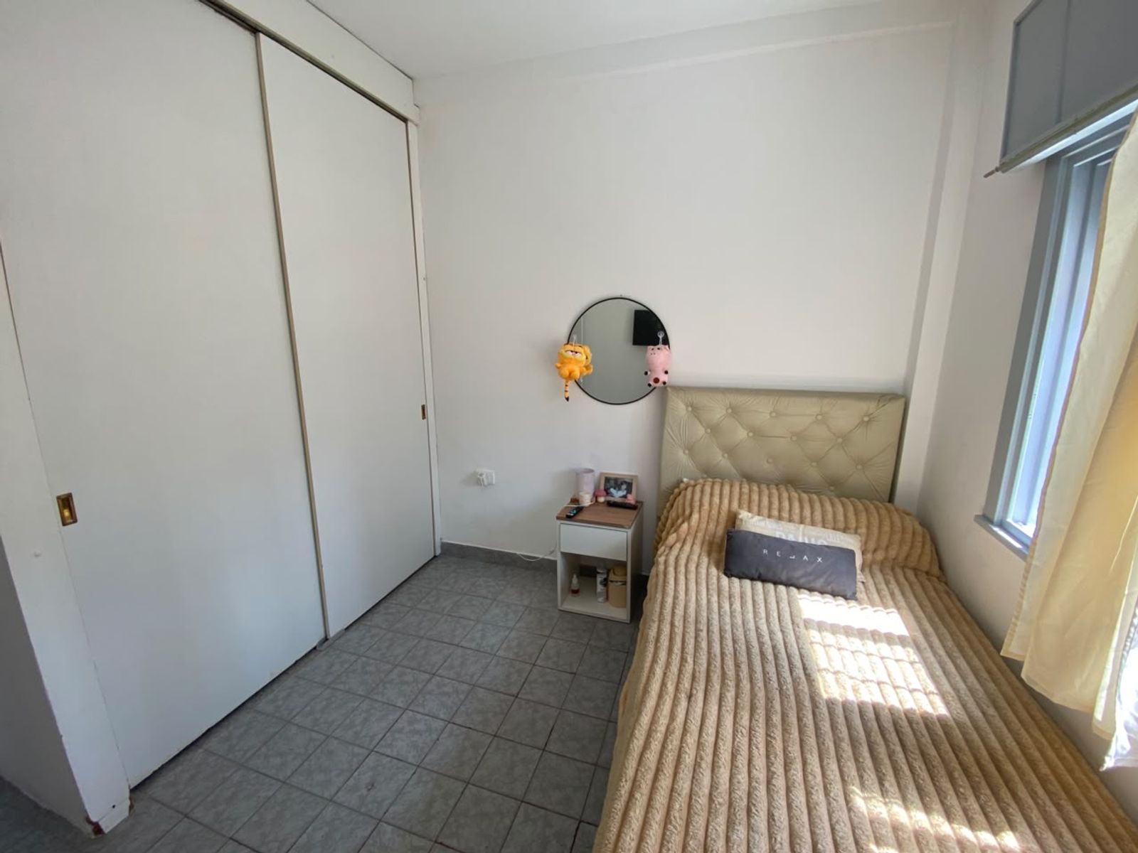 DEPARTAMENTO 3 AMBIENTES CON BALCÓN AL FRENTE Y PATIO ATERRAZADO - APTO CRÉDITO. SOBRE AV ARIETA - 12
