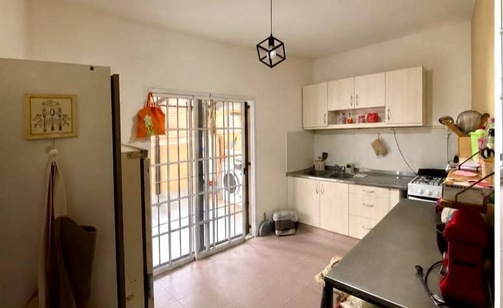 DEPARTAMENTO 3 AMBIENTES CON BALCÓN AL FRENTE Y PATIO ATERRAZADO - APTO CRÉDITO. SOBRE AV ARIETA - 19