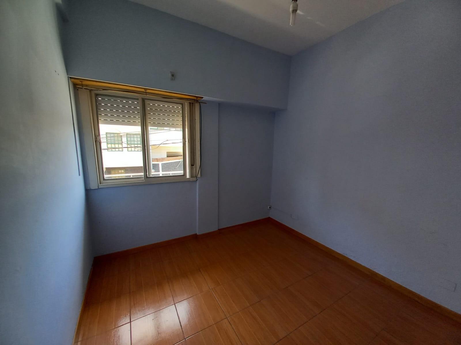 DEPARTAMENTO 3 AMBIENTES, PRIMER PISO AL FRENTE, EXCELENTE UBICACIÓN, VILLA LUZURIAGA. — foto 2