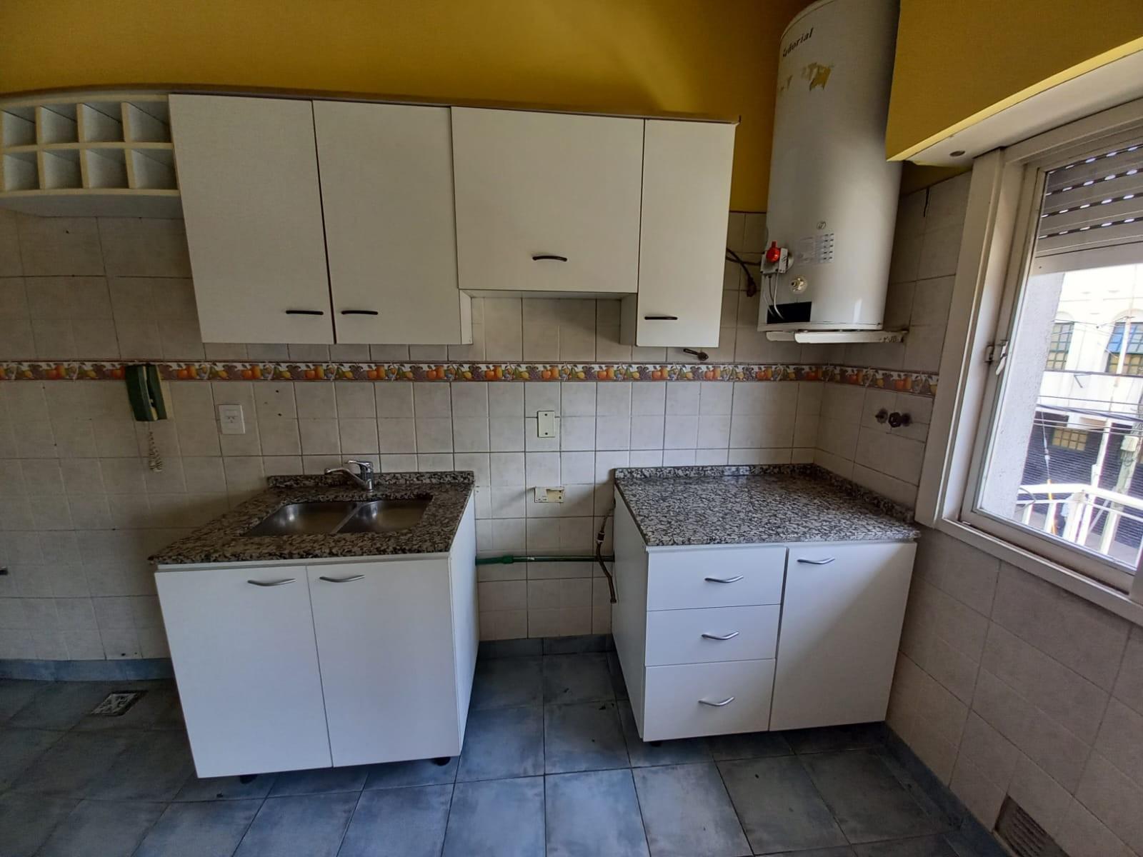 DEPARTAMENTO 3 AMBIENTES, PRIMER PISO AL FRENTE, EXCELENTE UBICACIÓN, VILLA LUZURIAGA. — foto 4