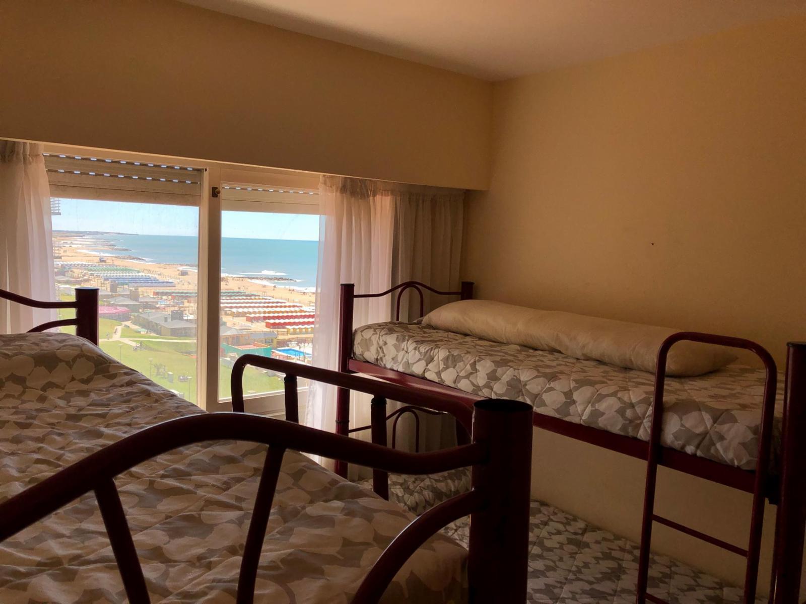 Tres Ambientes + Dep. Frente al Mar — foto 11