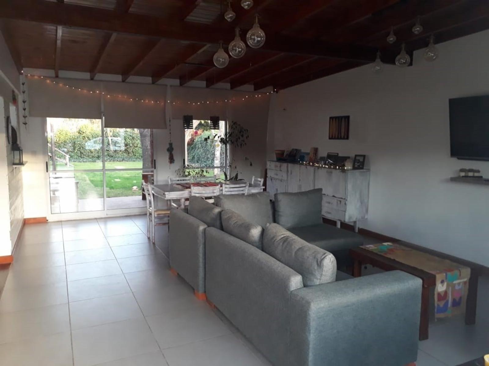 Hermosa Casa de 180 m2 en Dos Lotes