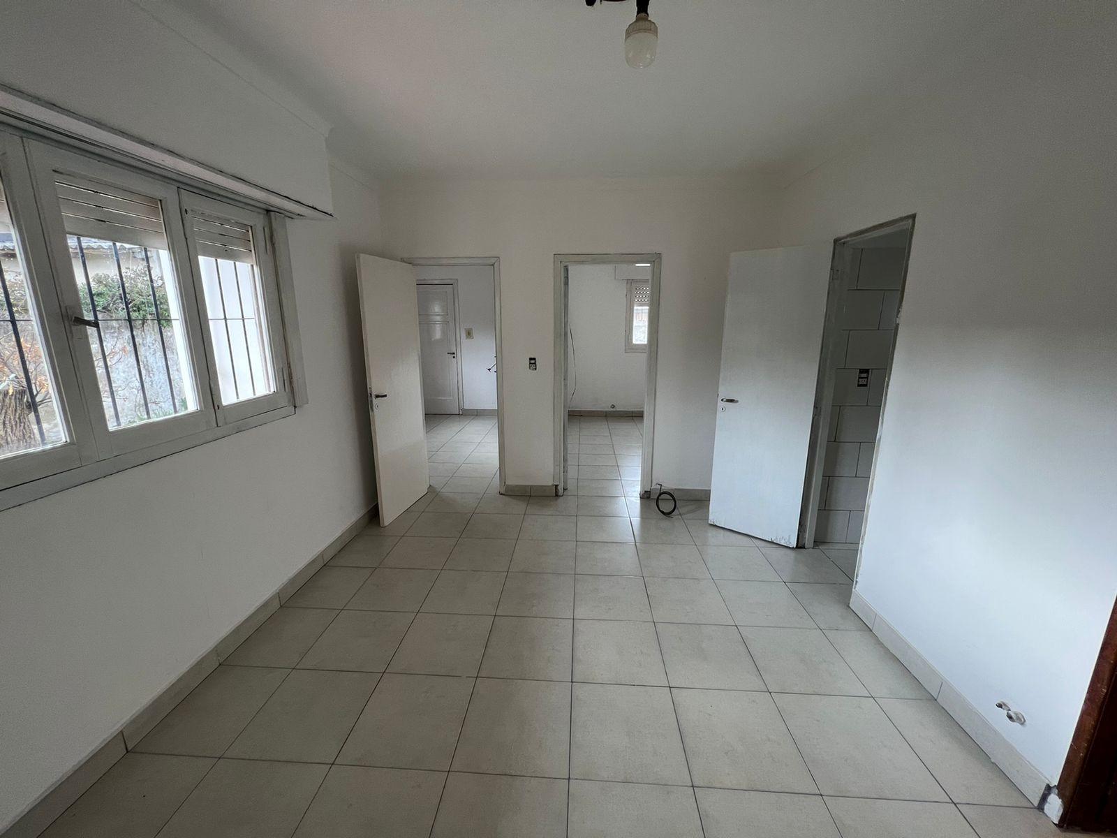 Casa Reciclada con Amplio Parque