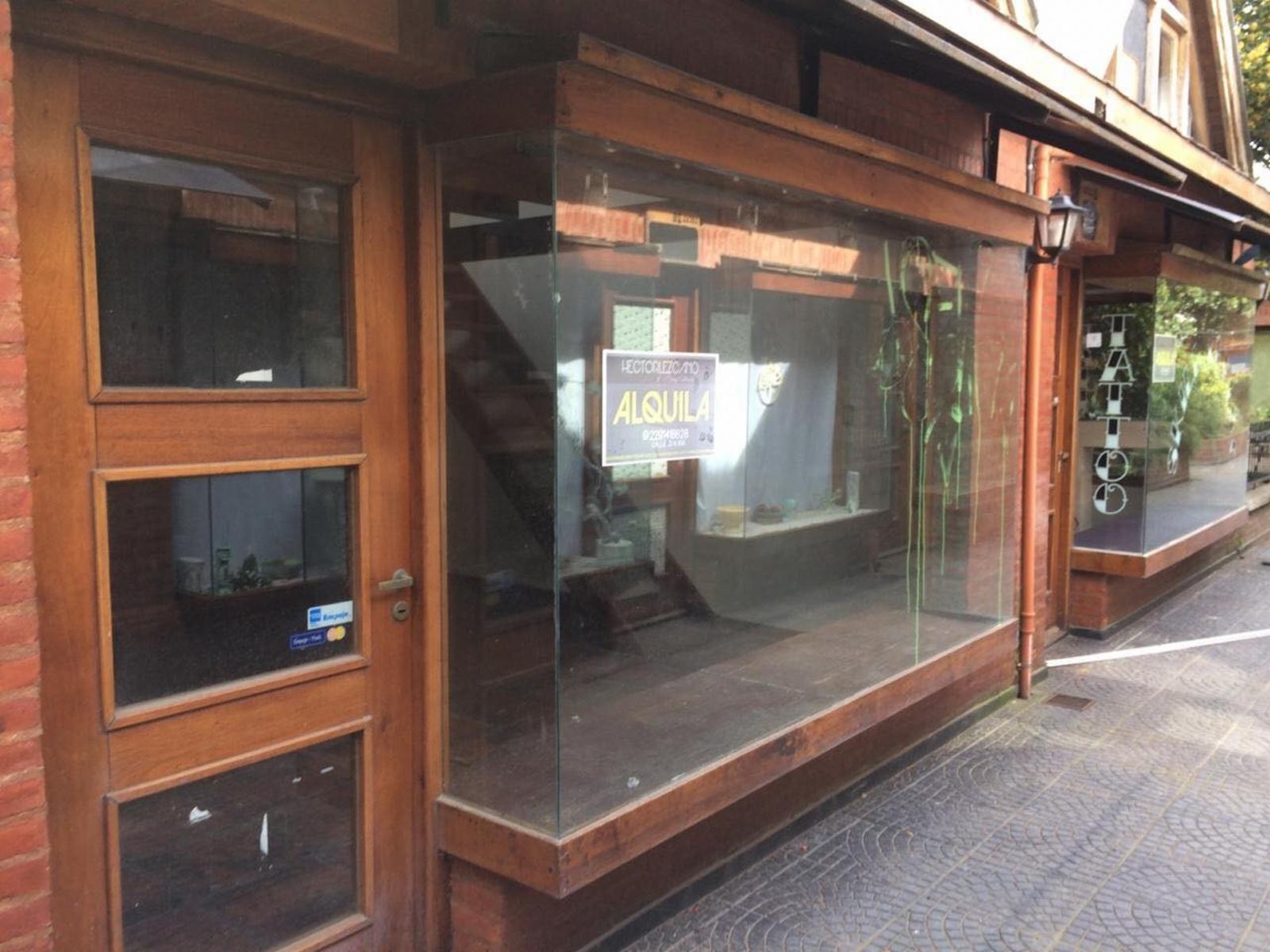 Local en Venta 25 M2 cub + entrepiso. - 1