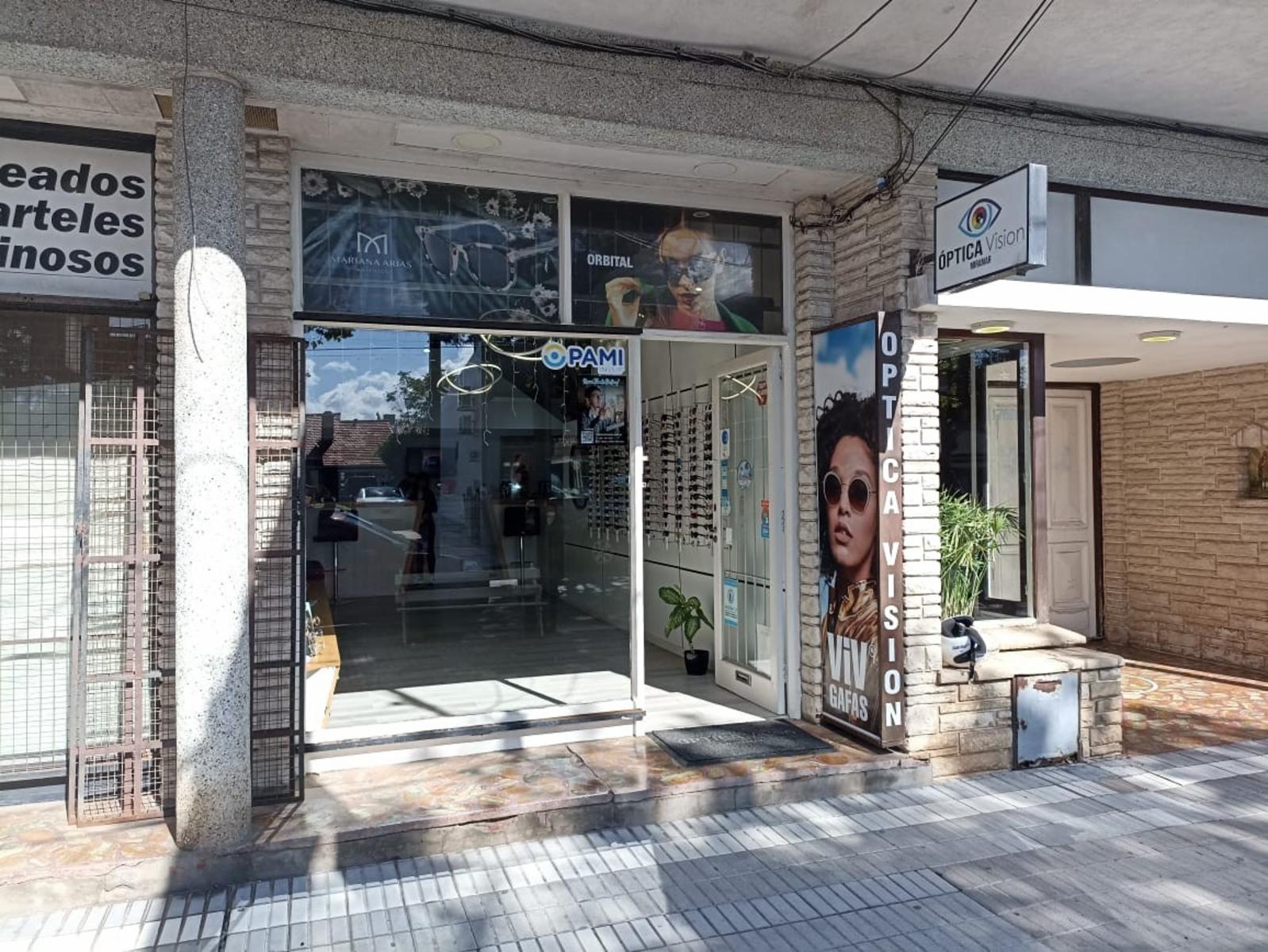 Local en Excelente Zona Comercial - 2
