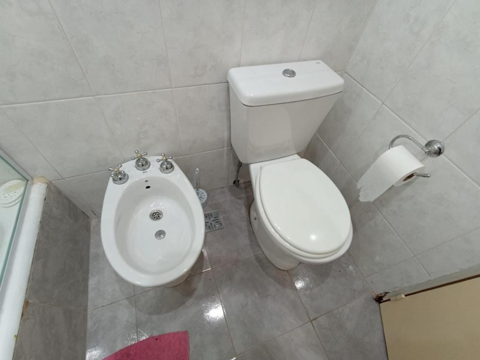 Depto 2 Ambientes al frente c/ balcón. Impecable estado — foto 6