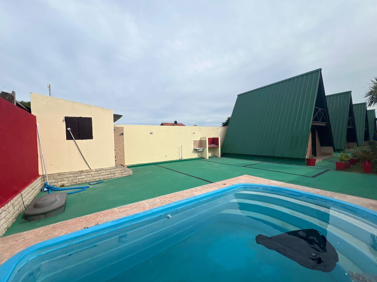 Complejo de 4 Cabañas con Pileta - 3