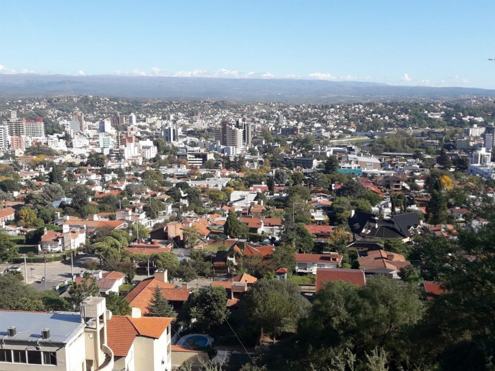 LOTE con la mejor vista de CARLOS PAZ, 1060 m2, buen entorno con todos los servicios, ESCRITURA.. — foto 2