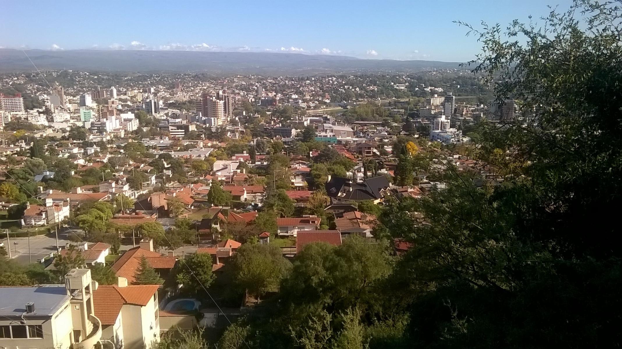 LOTE con la mejor vista de CARLOS PAZ, 1060 m2, buen entorno con todos los servicios, ESCRITURA.. — foto 4