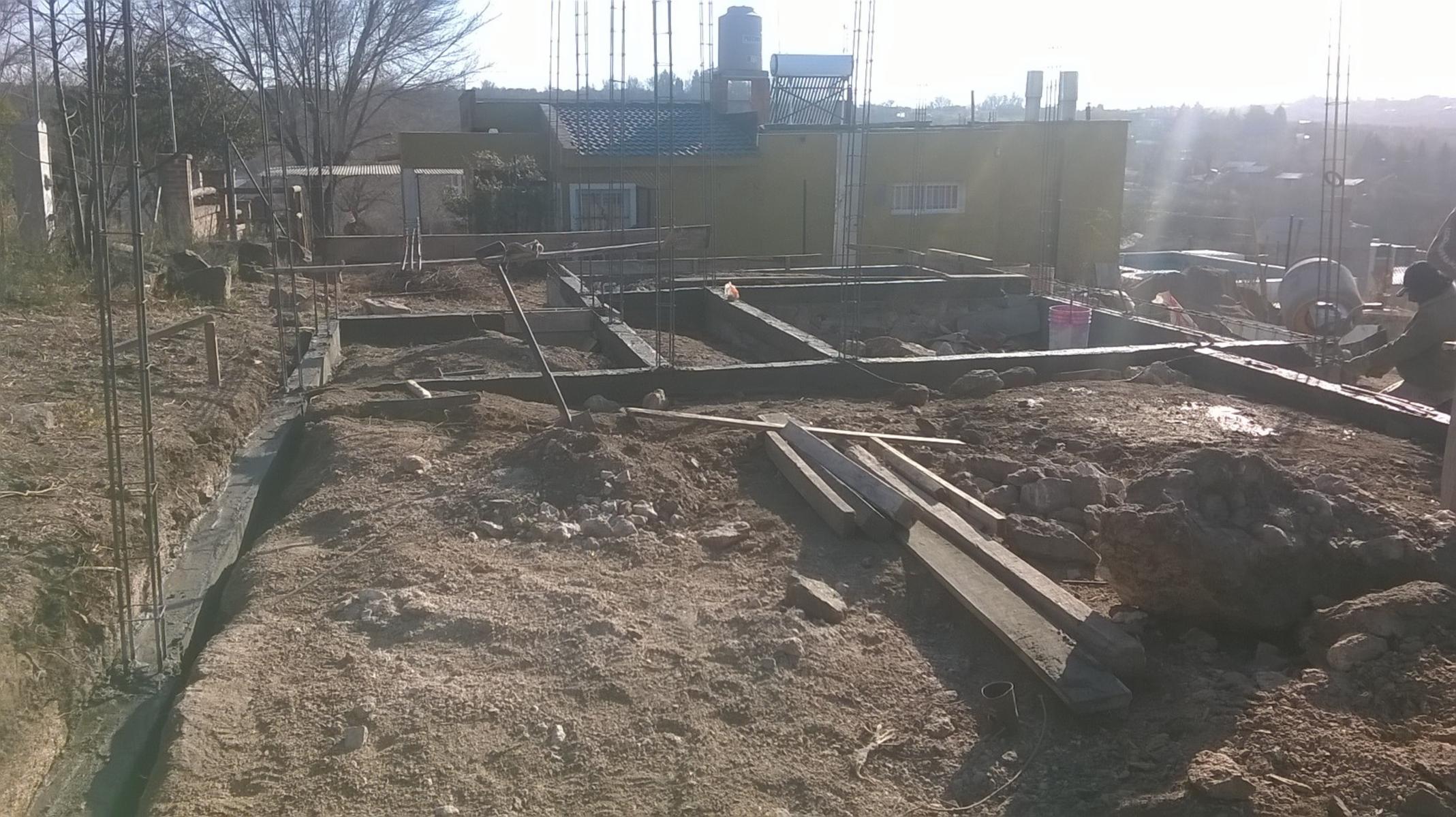 Casa Nueva A ESTRENAR, siquiman, con 2 dormitorios, cocina-comedor diario, baño, lavadero, a mts del rio y muy buen entorno familiar. CONSULTAR POR CUOTAS — foto 4