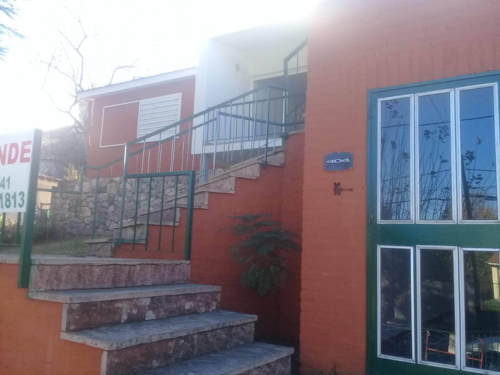 Carlos Paz, a 5 cuadras del centro, Chalet de 3 dormitorios, 2 baños, cocina, lavadero, living_comedor y cochera. 510 m2 de terreno, con 129m2 cubiertos, U$s 180.000, — foto 7