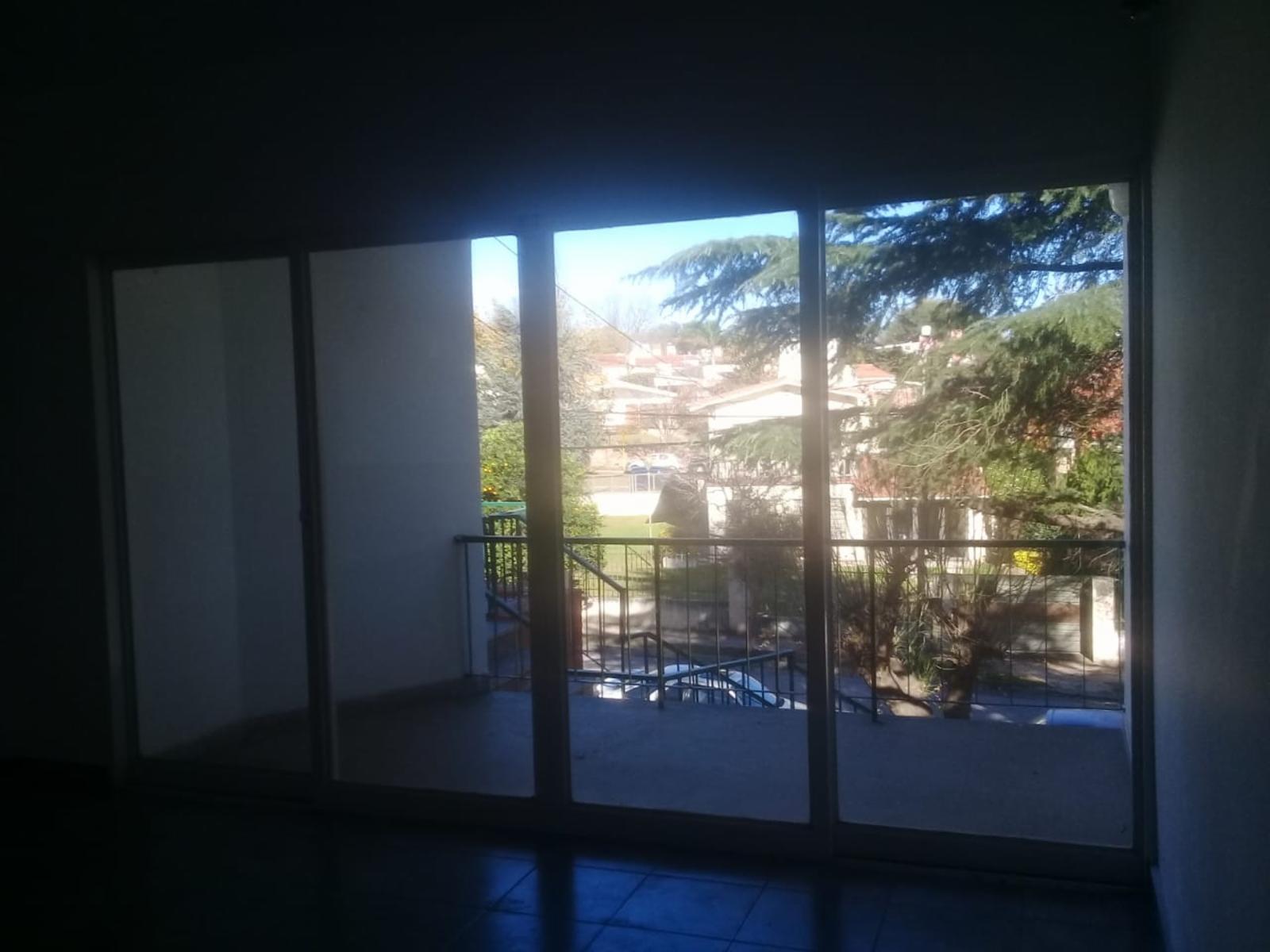 Carlos Paz, a 5 cuadras del centro, Chalet de 3 dormitorios, 2 baños, cocina, lavadero, living_comedor y cochera. 510 m2 de terreno, con 129m2 cubiertos, U$s 180.000, — foto 13