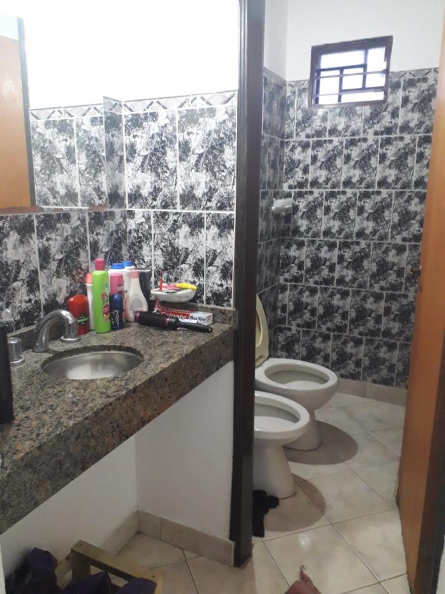 Departamento de 1 dormitorio, cocina-comedor diario y baño con ante-baño, con frente a Av. Carcano a 6 cuadras del centro de villa carlos Paz, con vista a las montañas — foto 4