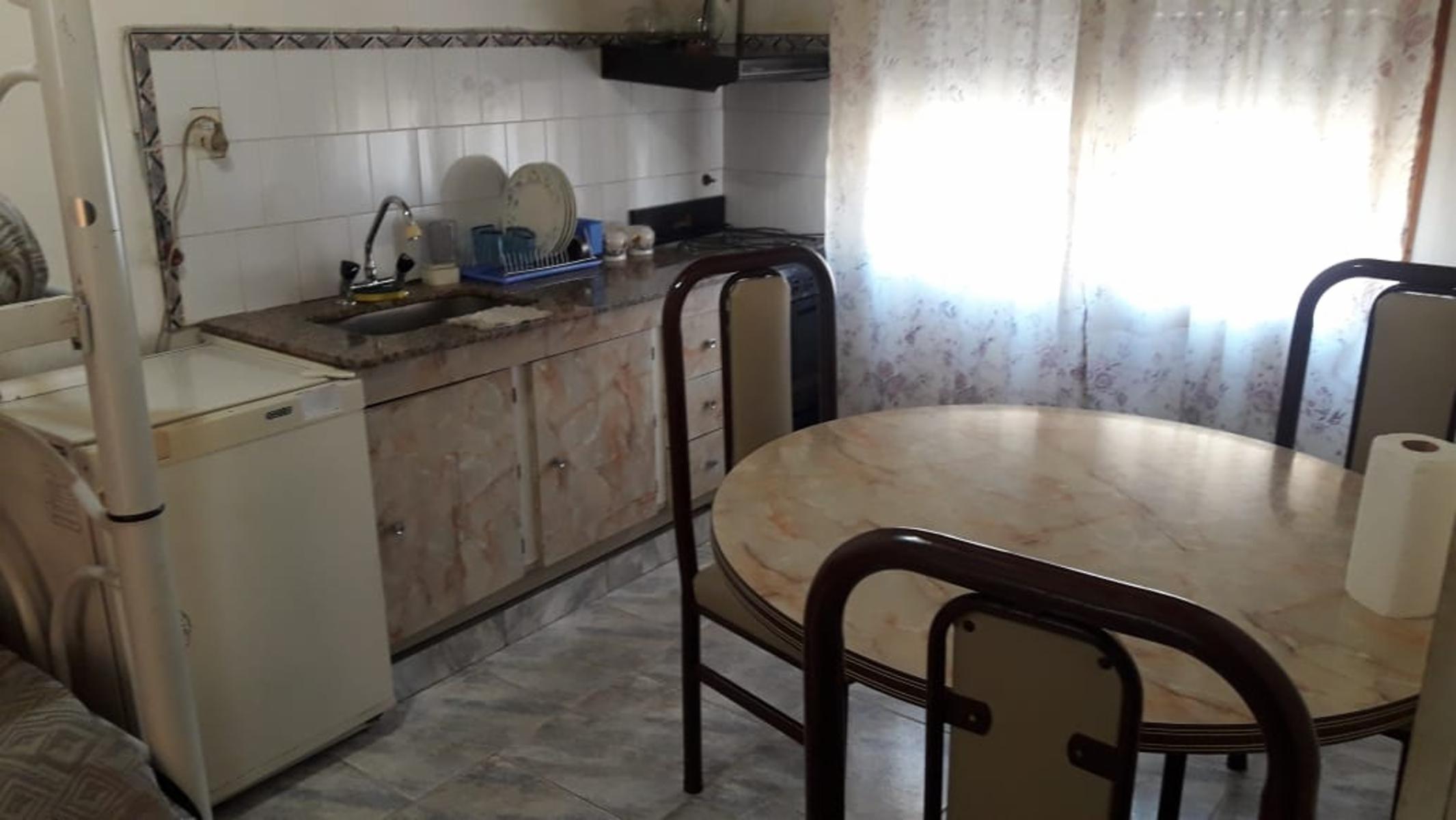 Departamento de 1 dormitorio, cocina-comedor diario y baño con ante-baño, con frente a Av. Carcano a 6 cuadras del centro de villa carlos Paz, con vista a las montañas — foto 6