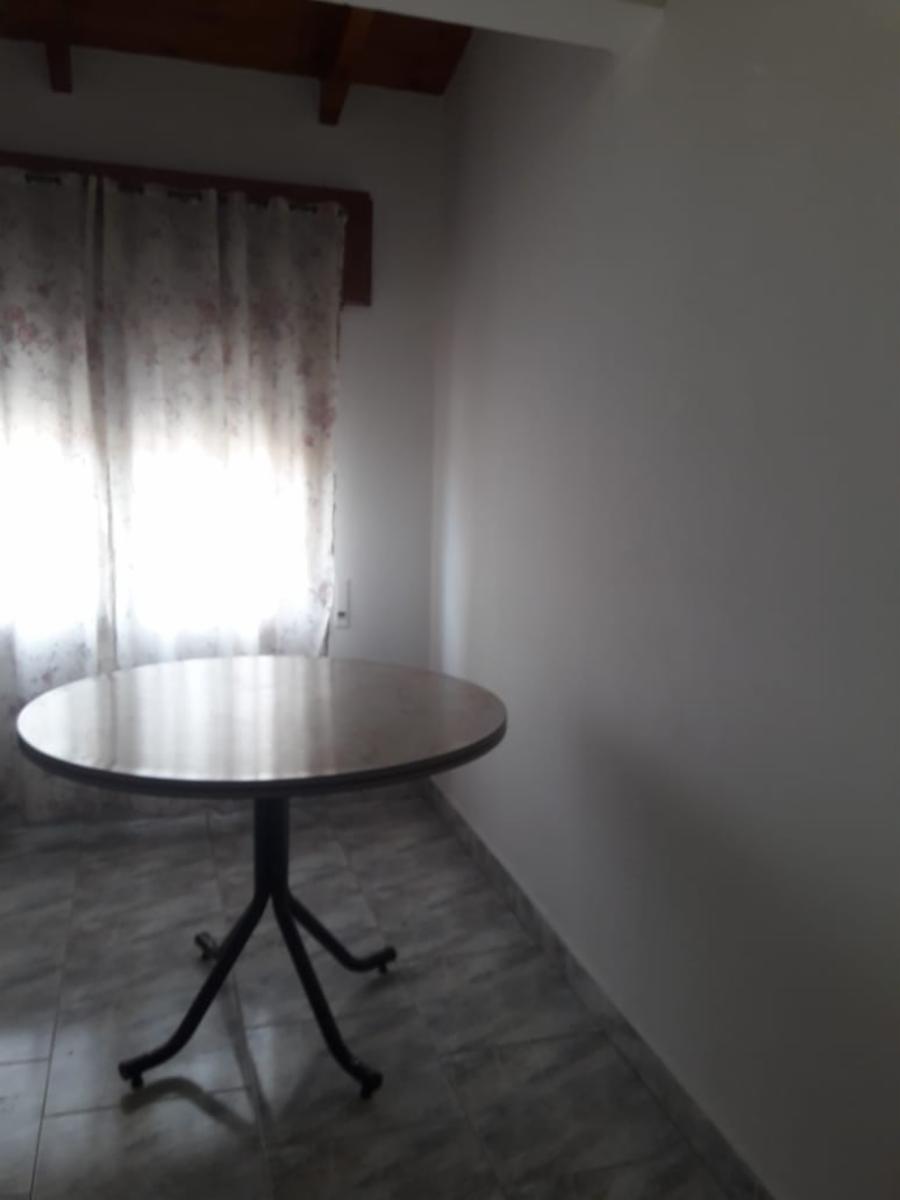 Departamento de 1 dormitorio, cocina-comedor diario y baño con ante-baño, con frente a Av. Carcano a 6 cuadras del centro de villa carlos Paz, con vista a las montañas — foto 8