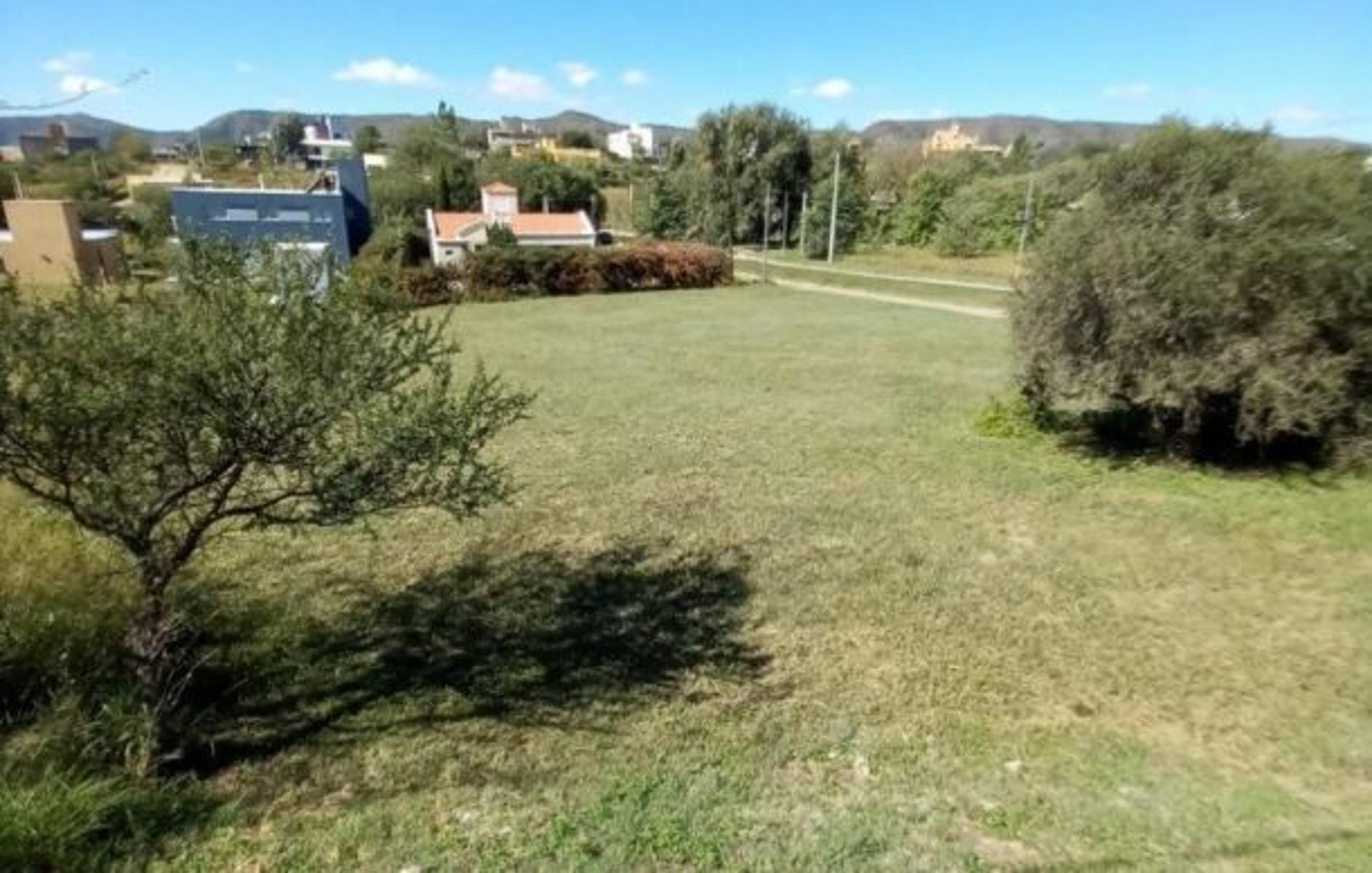 TERRENO EN BARRIO CERRADO LOMAS DEL REY . - 1113 M². — foto 2
